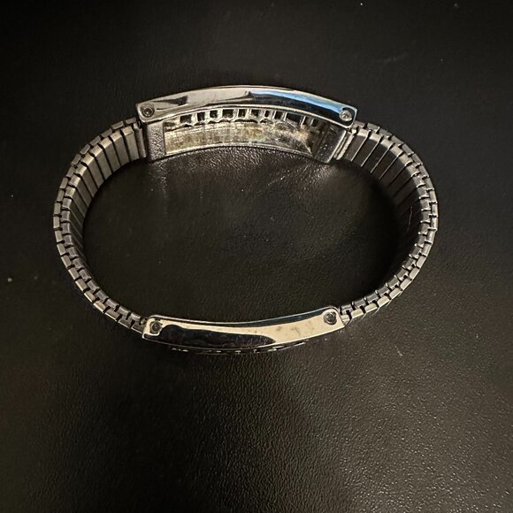 Juicy Couture Stretch Bracelet - Sleek and Stylish - Picture 3 of 7